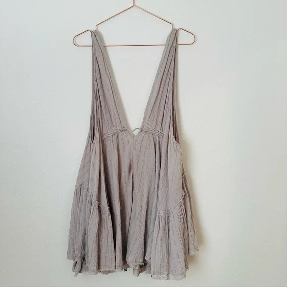 Free People Beach Emma Louise Mini
Lavender dress slip - Picture 5 of 8
